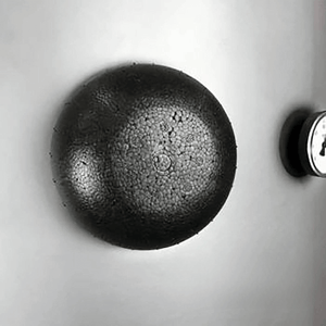 Hemisphärischer pufferspeicher isolierstopfen mit zoll anschlüssen und schlüssellochmechanismus