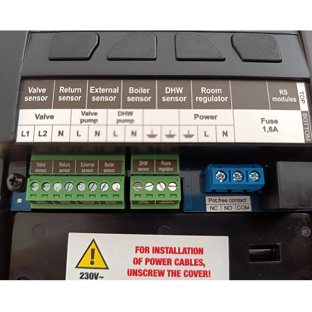 TECH i-1 CWU контролер на отоплителния кръг, компенсиран от времето – смесителен вентил + помпа за гореща вода