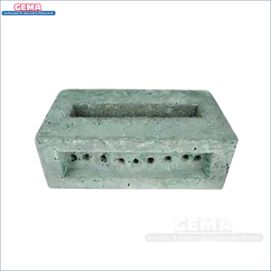 Rechteckiger Betonblock mit Löchern für Düsenstein Irleh Plus 30/40 kW