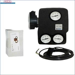 Schwarze Steuerbox mit Anzeigen und elektrischem Kabel für Rücklauftemperaturanhebung ESBE LTC361